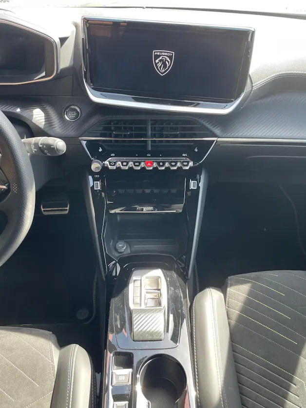 Peugeot 2008 1.2 145 MHEV GT