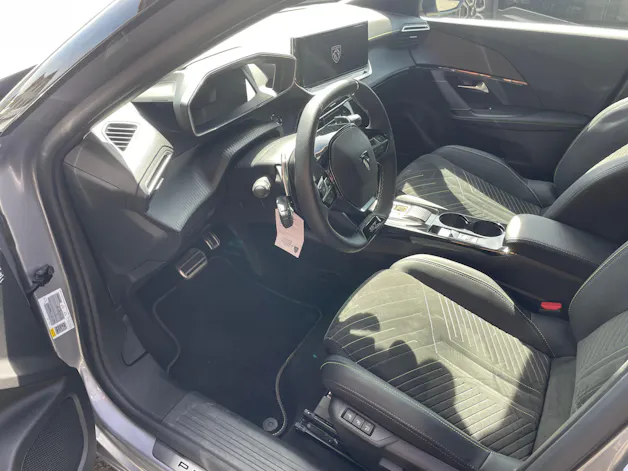 Peugeot 2008 1.2 145 MHEV GT
