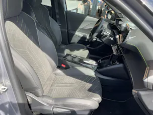 Peugeot 2008 1.2 145 MHEV GT