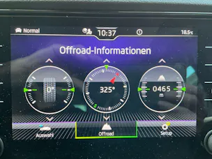 Škoda Karoq Sportline 4x4 *** PANORAMADACH & VIELES MEHR !!! ***