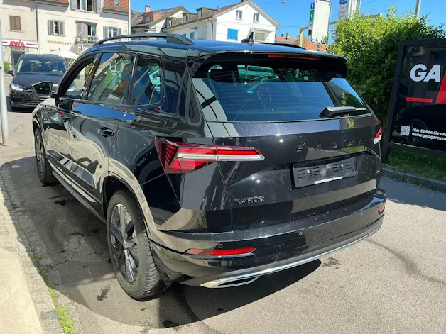 Škoda Karoq Sportline 4x4 *** PANORAMADACH & VIELES MEHR !!! ***