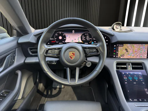 Porsche Taycan Cross Turismo 4