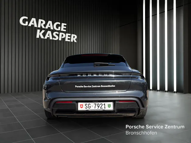Porsche Taycan Cross Turismo 4