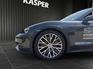 Porsche Taycan Cross Turismo 4