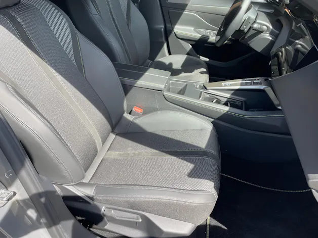 Peugeot 308 SW 1.2 HEV 136 GT