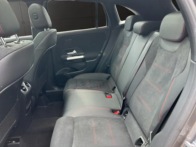 Mercedes-Benz GLA 220 4Matic 8G-DCT