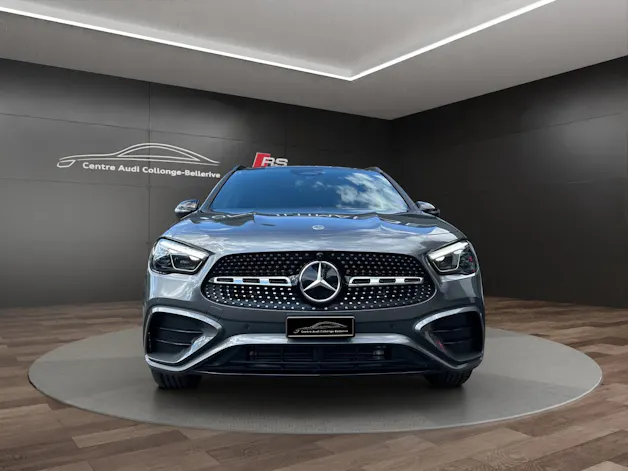 Mercedes-Benz GLA 220 4Matic 8G-DCT