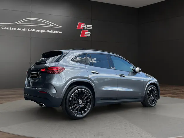 Mercedes-Benz GLA 220 4Matic 8G-DCT