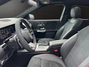 Mercedes-Benz GLA 220 4Matic 8G-DCT