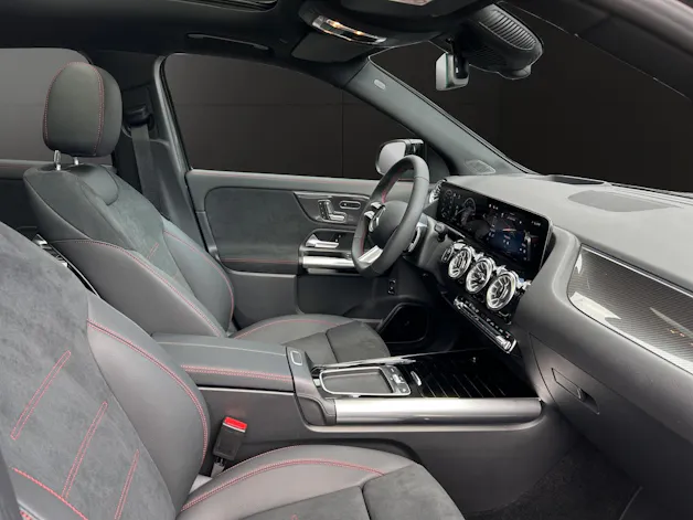 Mercedes-Benz GLA 220 4Matic 8G-DCT