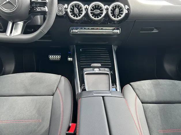 Mercedes-Benz GLA 220 4Matic 8G-DCT