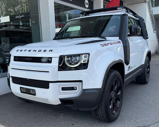 Land Rover Defender Hard Top 90 3.0D I6 200 AT8