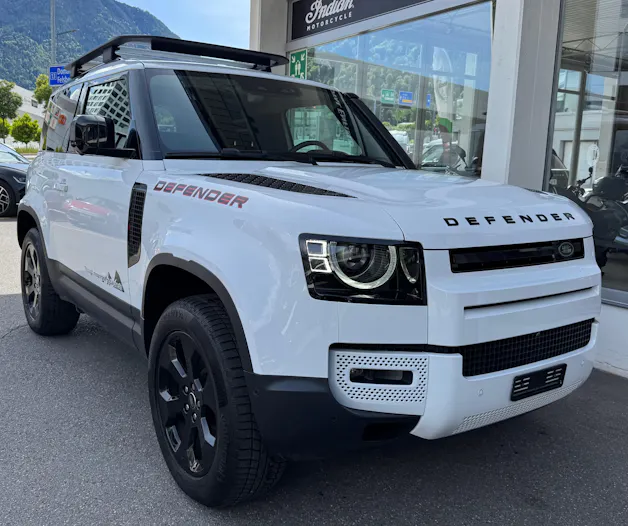 Land Rover Defender Hard Top 90 3.0D I6 200 AT8