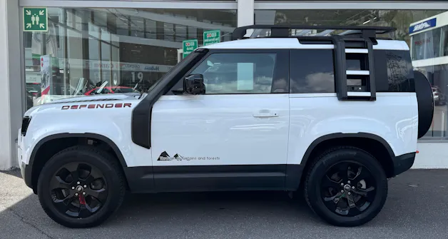 Land Rover Defender Hard Top 90 3.0D I6 200 AT8