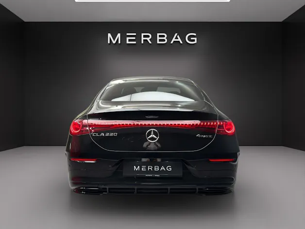 Mercedes-Benz CLA 220 4MATIC