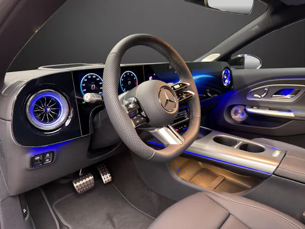 Mercedes-Benz CLA 220 4MATIC
