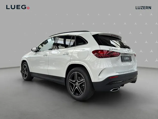 Mercedes-Benz GLA 200 Night Star 7G-DCT