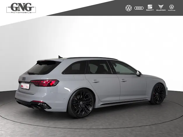 Audi RS4 Avant quattro tiptronic