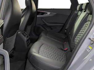 Audi RS4 Avant quattro tiptronic