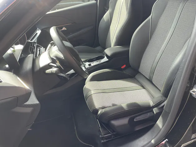 Peugeot 208 1.2 MHEV 145 GT