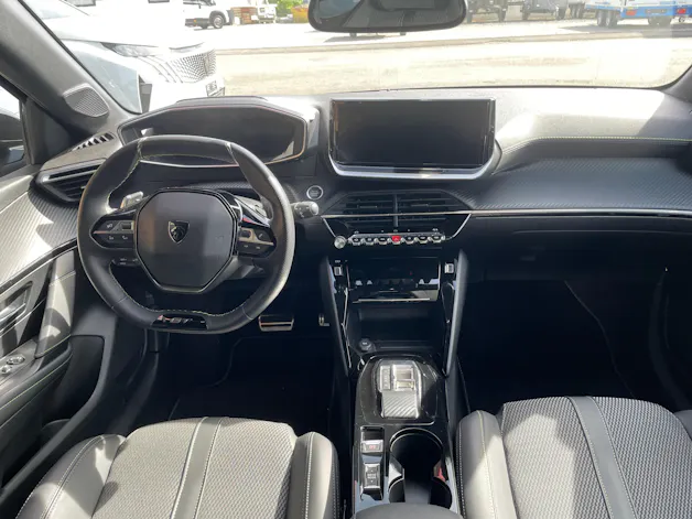 Peugeot 208 1.2 MHEV 145 GT