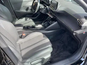 Peugeot 208 1.2 MHEV 145 GT