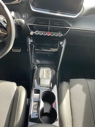 Peugeot 208 1.2 MHEV 145 GT
