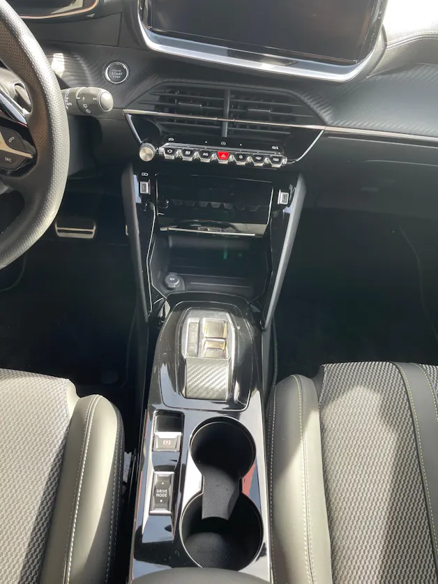 Peugeot 208 1.2 MHEV 145 GT