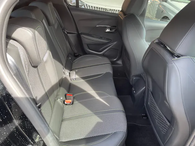 Peugeot 208 1.2 MHEV 145 GT