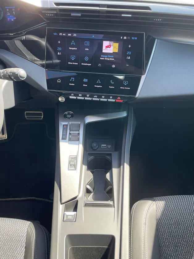 Peugeot 308 1.2 HEV 136 GT