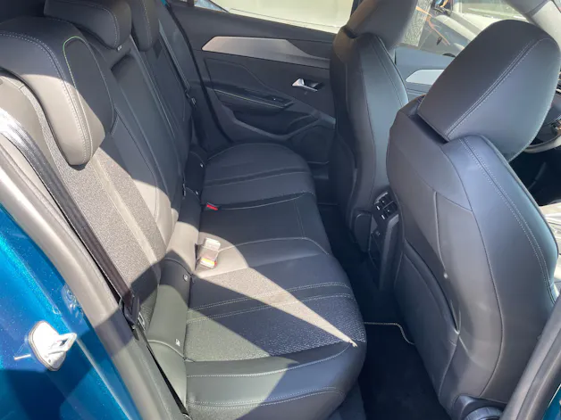 Peugeot 308 1.2 HEV 136 GT