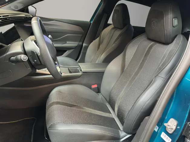 PEUGEOT 308 1.2 HEV 136 GT