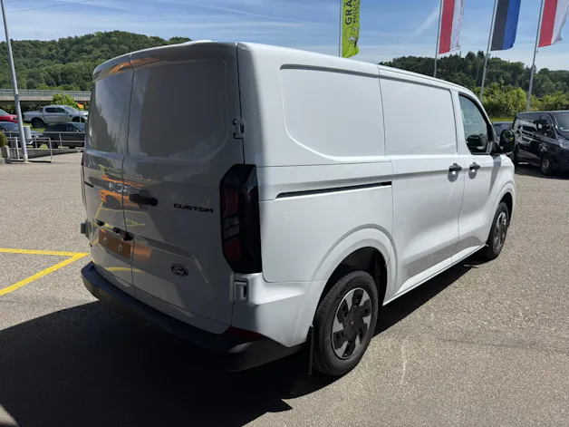 Ford Transit Custom Van PHEV 320 L1H1 Trend Automat