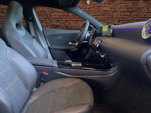 Mercedes-Benz A 250 AMG Line 4Matic