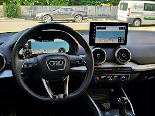 Audi Q2 40 TFSI S line quattro S-tronic