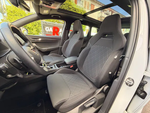 Škoda Karoq Sportline 4x4 *** PANORAMADACH & VIELES MEHR !!! ***