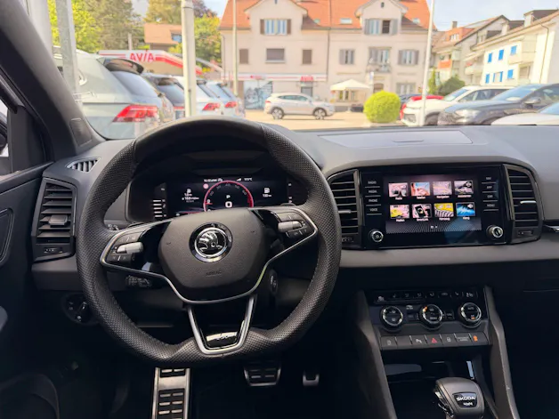 Škoda Karoq Sportline 4x4 *** PANORAMADACH & VIELES MEHR !!! ***
