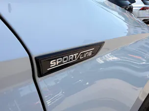 Škoda Karoq Sportline 4x4 *** PANORAMADACH & VIELES MEHR !!! ***