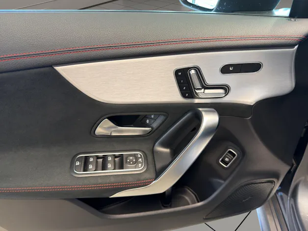 Mercedes-Benz CLA SB 200 AMG Line 7G