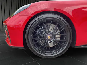 PORSCHE Panamera GTS