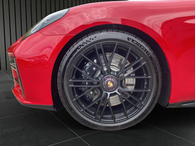 PORSCHE Panamera GTS