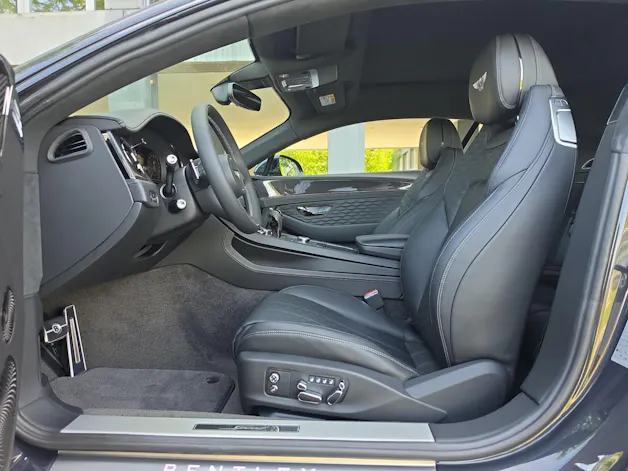 Bentley Continental GT Speed 782 PS PHEV/ 1.9% Leasing möglich.