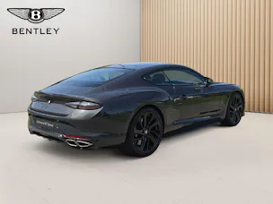 Bentley Continental GT Speed 782 PS PHEV/ 1.9% Leasing möglich.