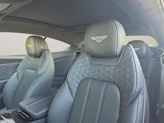 Bentley Continental GT Speed 782 PS PHEV/ 1.9% Leasing möglich.