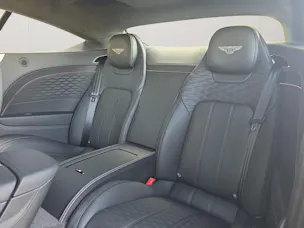 Bentley Continental GT Speed 782 PS PHEV/ 1.9% Leasing möglich.