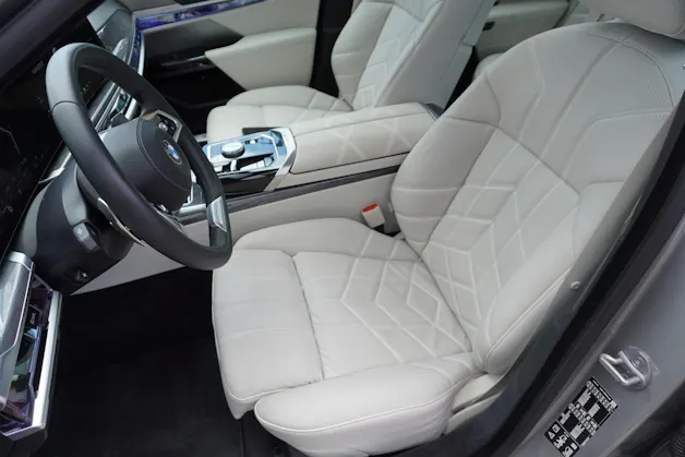 BMW 740d xDrive 48V Steptronic LUXURY!!!