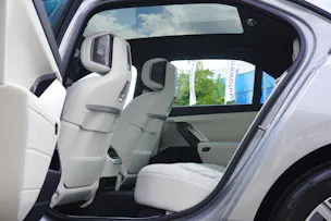 BMW 740d xDrive 48V Steptronic LUXURY!!!