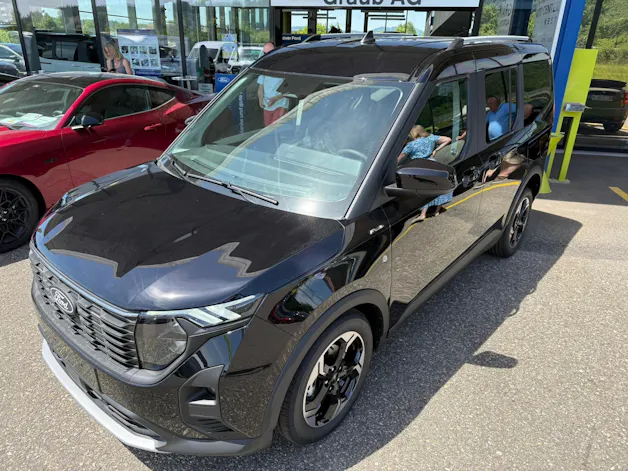 Ford Tourneo Courier 1.0 EcoBoost Active Automat
