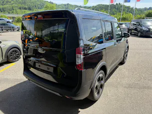 Ford Tourneo Courier 1.0 EcoBoost Active Automat