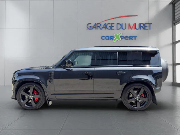 Land Rover Defender 110 3.0 D I6 300 X-Dynamic HSE AWD AT8